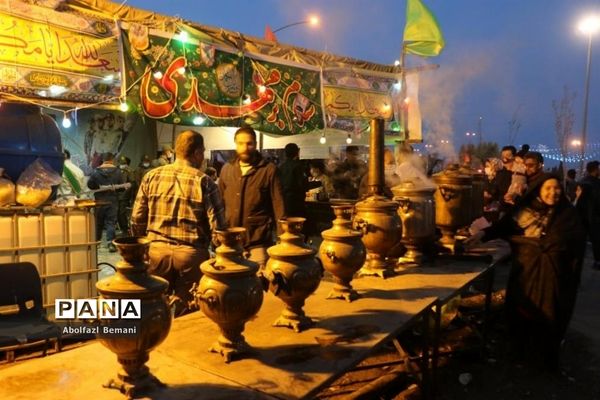 جلوه‌های شادی و نشاط در مسیر پیاده‌روی مسجد مقدس جمکران-2