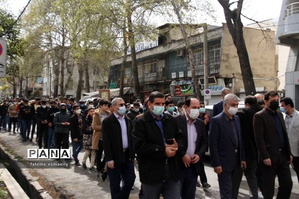 راهپیمایی دانش‌آموزی مهدی یاوران به مناسبت نیمه شعبان در ساری