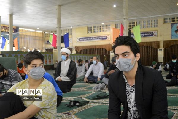 حضور مهدی یاوران دانش‌آموزان مدارس بوشهر در مراسم نماز جمعه