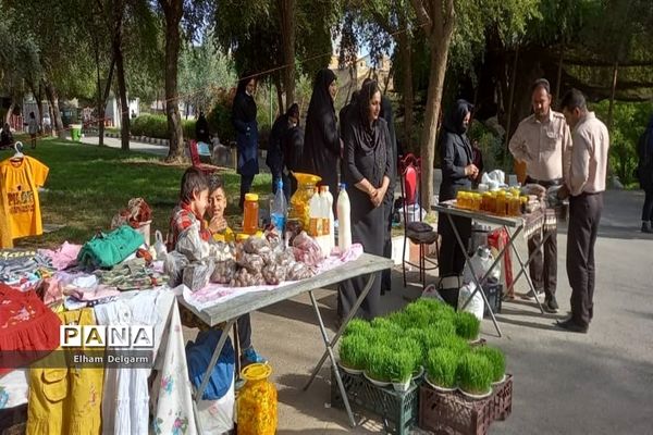 برپایی نمایشگاه تولیدات زنان سرپرست خانواده در شوشتر