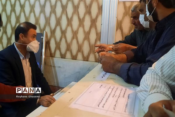 بازدید رئیس آموزش و پرورش ناحیه یک شیراز به همراه دانش‌آموزان پیشتاز از محل ستاد اسکان نوروزی