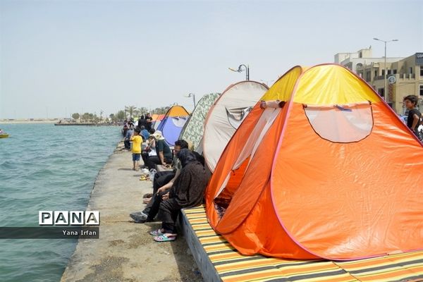 گردشگران نوروزی در سواحل زیبای بوشهر