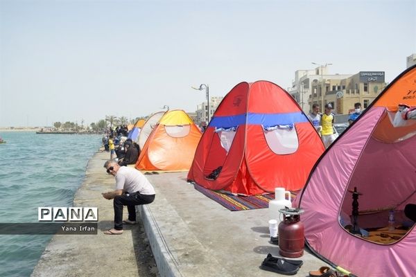 گردشگران نوروزی در سواحل زیبای بوشهر