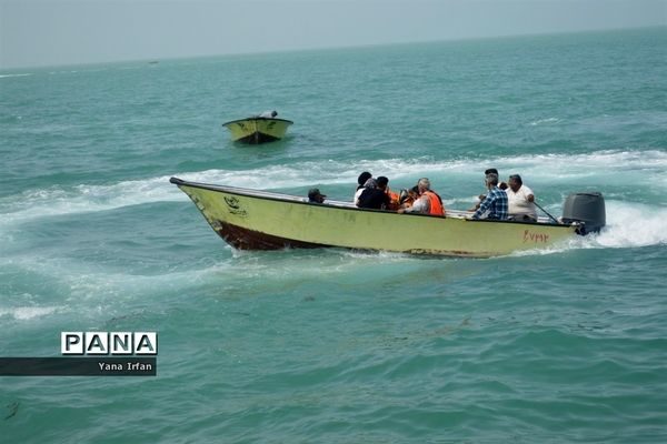 گردشگران نوروزی در سواحل زیبای بوشهر