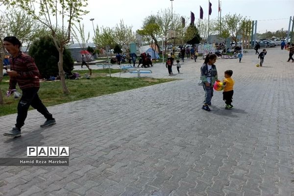 بوستان الغدیر شهرستان اسلامشهر در روز طبیعت