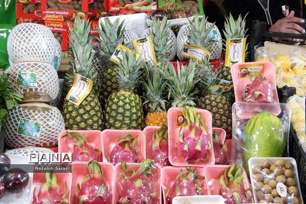 حال و هوای بازار میوه و سبزی‌جات منطقه تجریش تهران در نوروز ۱۴۰۱