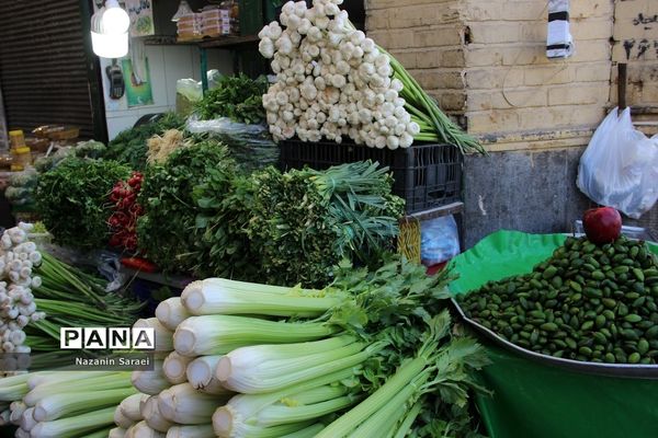 حال و هوای بازار میوه و سبزی‌جات منطقه تجریش تهران در نوروز ۱۴۰۱