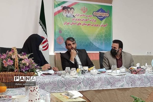 بازدید سرپرست اداره‌کل آموزش و پرورش شهرستان‌های تهران از رودهن