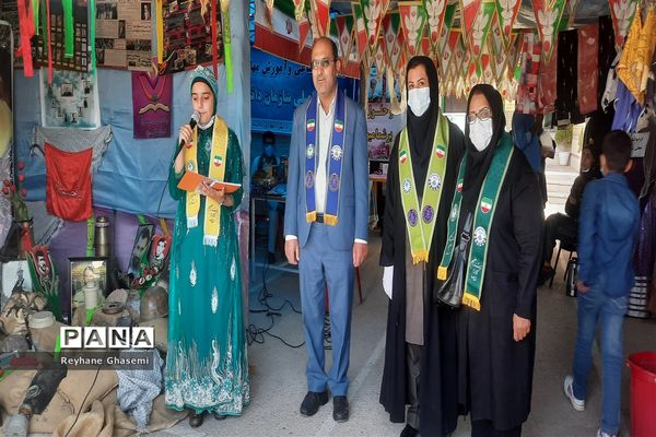 بازدید رئیس سازمان دانش‌آموزی استان فارس از غرفه بازی‌های فکری ستاد اسکان نوروزی ناحیه یک شیراز
