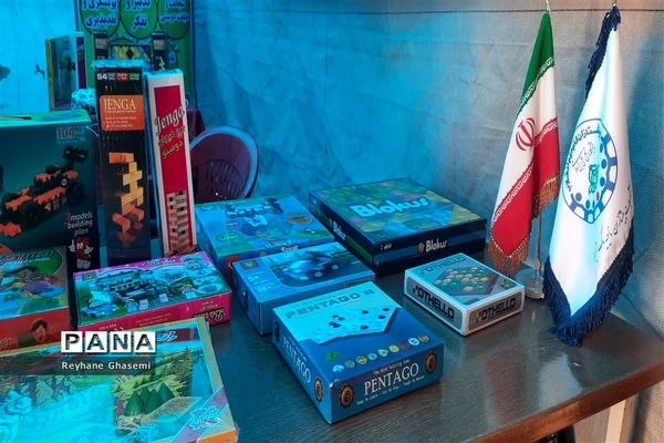 بازدید رئیس سازمان دانش‌آموزی استان فارس از غرفه بازی‌های فکری ستاد اسکان نوروزی ناحیه یک شیراز