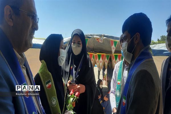 بازدید رئیس سازمان دانش‌آموزی استان فارس از غرفه بازی‌های فکری ستاد اسکان نوروزی ناحیه یک شیراز