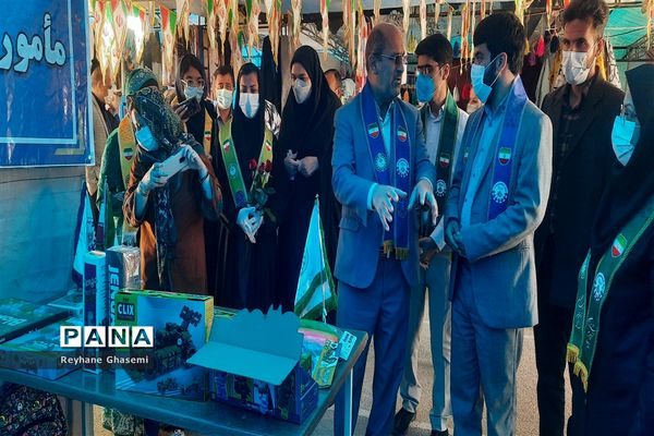 بازدید رئیس سازمان دانش‌آموزی استان فارس از غرفه بازی‌های فکری ستاد اسکان نوروزی ناحیه یک شیراز