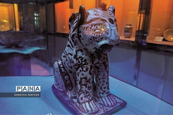 موزه آبگینه و سفالینه‌های ایران، موزه گردی متفاوت در تهران