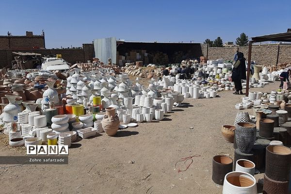 «روستای مِند» یکی از مراکز سفال در ایران‌