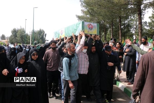 تشییع دو شهید مدافع حرم «زینبیون» در قم