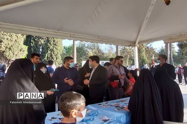 ایجاد ایستگاه‌های تذکر لسانی در اماکن توریستی شیراز