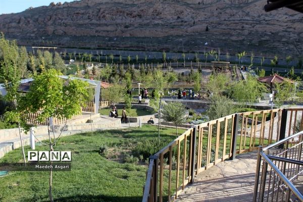دیدنی‌های باغ پرندگان قم