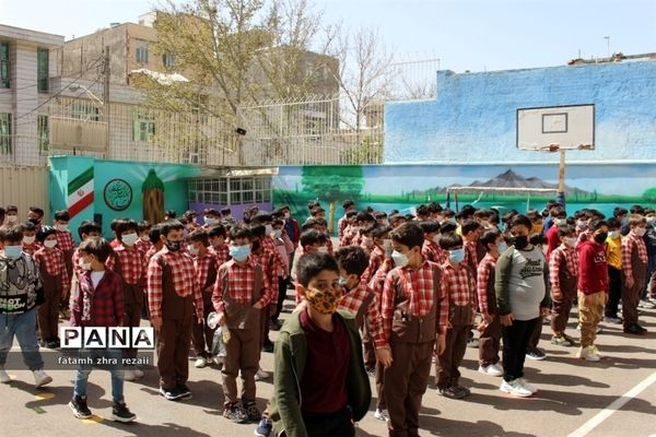 شور و شوق دانش آموزان دراولین روز حضوری شدن مدارس