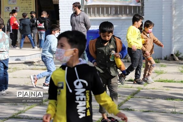 شور و شوق دانش‌آموزان کرمانشاهی در اولین روز آموزش حضوری