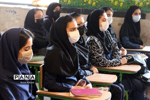 استقبال بی‌نظیر دانش‌آموزان بهارستانی از بازگشایی حضوری مدارس
