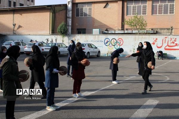 استقبال بی‌نظیر دانش‌آموزان بهارستانی از بازگشایی حضوری مدارس