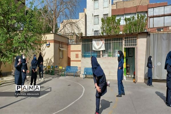 حضور دانش‌آموزان در مدرسه همراه با شور و نشاط اول مهر