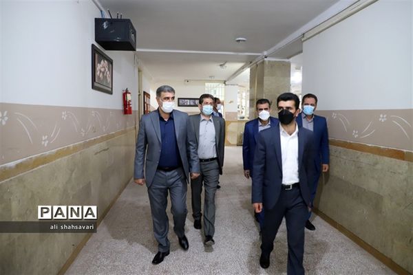 بازدید معاون تربیت‌بدنی و سلامت وزارت آموزش و پرورش از روند آموزش حضوری در استان کرمانشاه