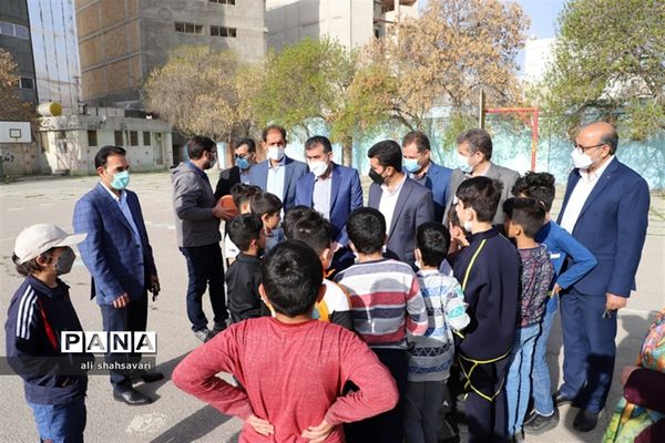 بازدید معاون تربیت‌بدنی و سلامت وزارت آموزش و پرورش از روند آموزش حضوری در استان کرمانشاه