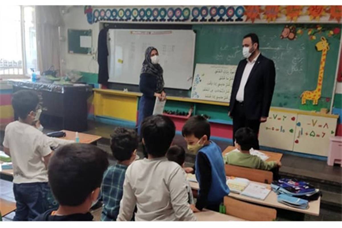 بازدید رئیس مرکز اطلاع رسانی و روابط عمومی از مدارس شهر تهران