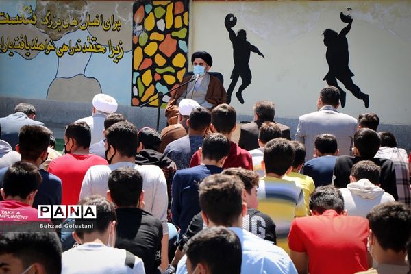 آئین زنگ نماز در مدارس آذربایجان غربی