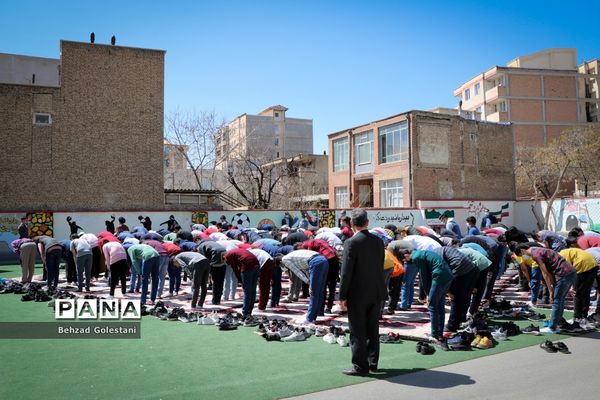 آئین زنگ نماز در مدارس آذربایجان غربی