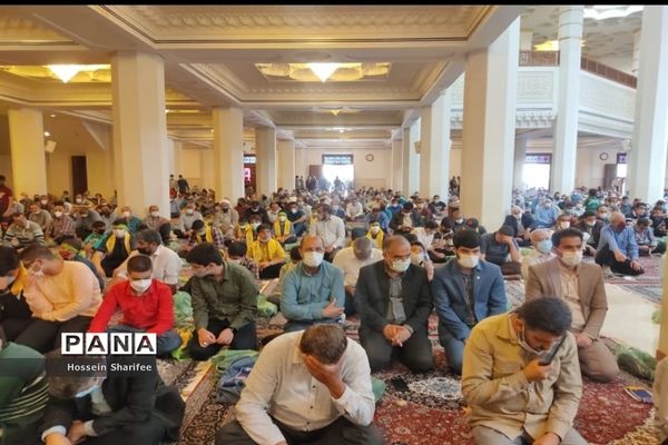 حضور دانش‌آموزان پیشتاز در نماز جمعه شیراز