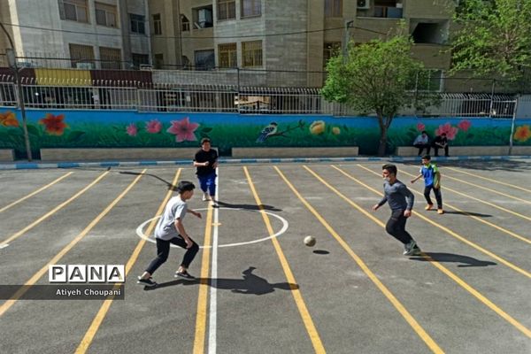 برگزاری فعالیت‌های متنوع همزمان با بازگشایی مدارس در دبیرستان شاهد محسنین منطقه ۱۴