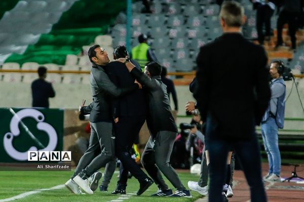 دیدار تیم های پرسپولیس و آلومینیوم اراک
