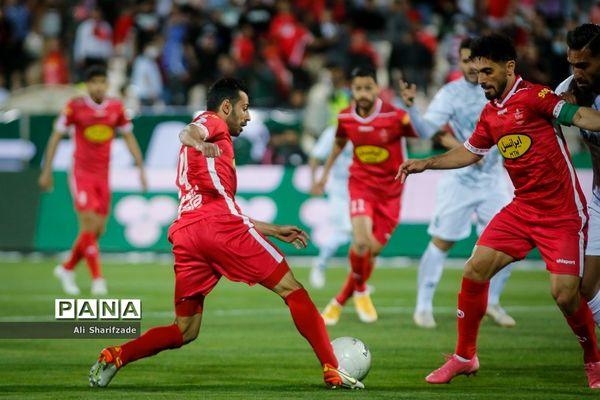 دیدار تیم های پرسپولیس و آلومینیوم اراک