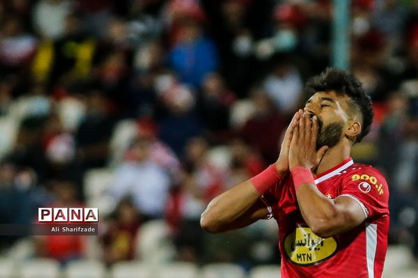 دیدار تیم های پرسپولیس و آلومینیوم اراک