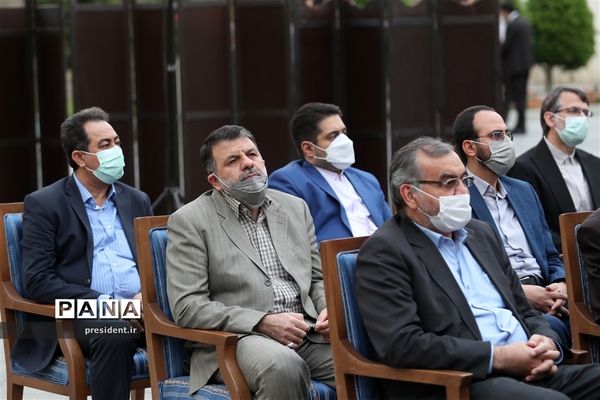 دیدار جمعی از هنرمندان و پیشکسوتان عرصه‌های مختلف هنری با رئیس جمهوری