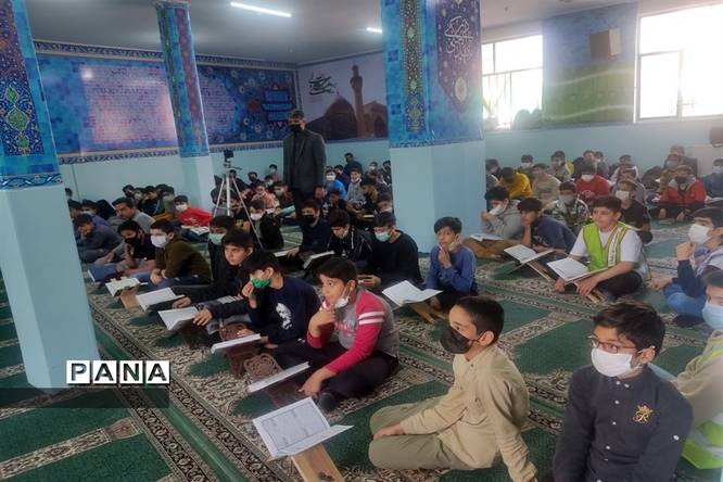 محفل انس با قرآن کریم و فعالیتهای فرهنگی ماه مبارک رمضان در مدارس آموزش و پرورش ملارد