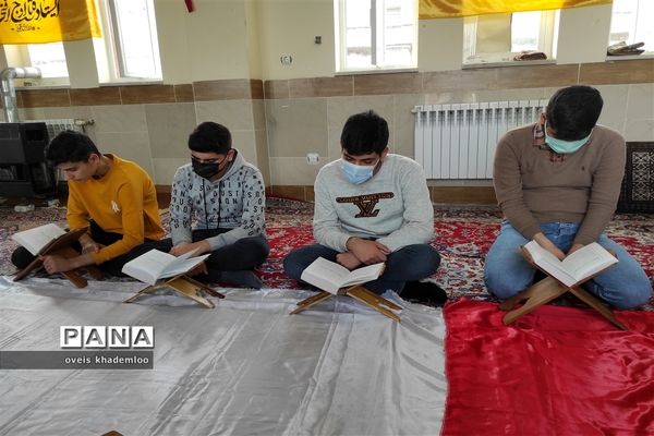 محفل انس با قرآن در دبیرستان شهید باهنر گلوگاه