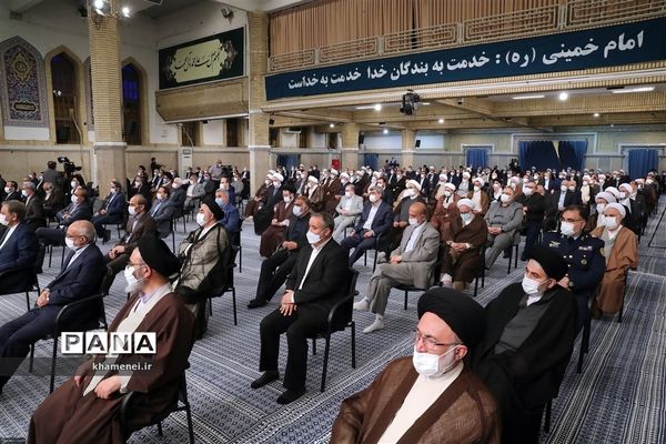 دیدارسران قوا و جمعی از مسئولان و کارگزاران نظام با رهبر انقلاب