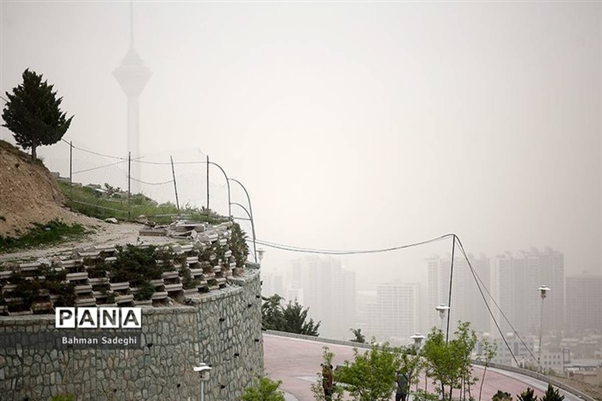 اعلام هشدار نارنجی در تهران؛ فعالیت ورزشی دانش‌آموزان در فضای باز ممنوع شد