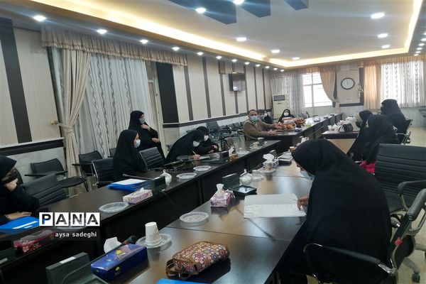 تجلیل از فرمانده واحدهای پیشگام بسیج دانش‌آموزی ناحیه سه شیراز