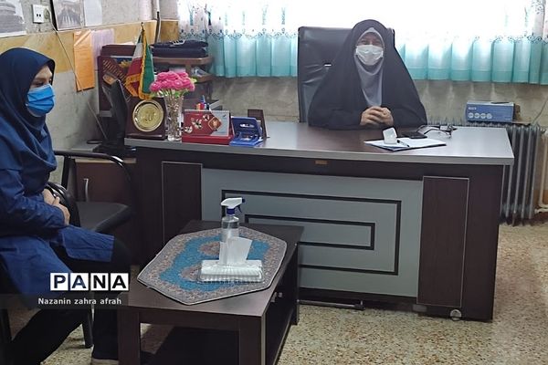 بازدید سرگروه کیفیت‌‌بخشی پرورشی آموزش و پرورش رودهن از فعالیت‌های‌مدارس