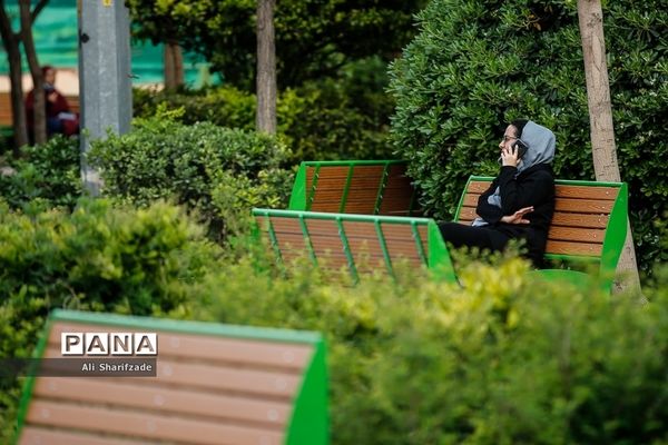 بازدید رسانه‌ای از پارک‌های مادر و کودک و مراسم افطار شهردار تهران با پاکبانان