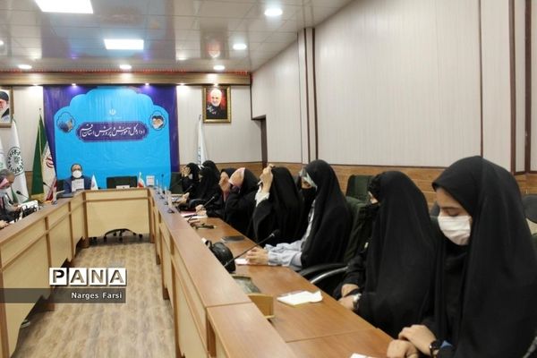 جلسه افتتاحیه  یازدهمین دوره مجلس دانش‌آموزی دختران استان قم