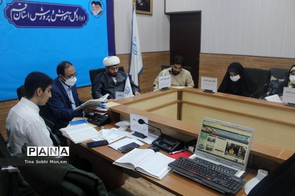 جلسه افتتاحیه  یازدهمین دوره مجلس دانش‌آموزی دختران استان قم