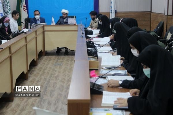 جلسه افتتاحیه  یازدهمین دوره مجلس دانش‌آموزی دختران استان قم