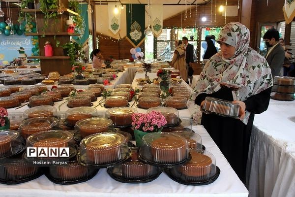 سومین جشنواره «کیک پزون نذری» در بوستان آب و آتش