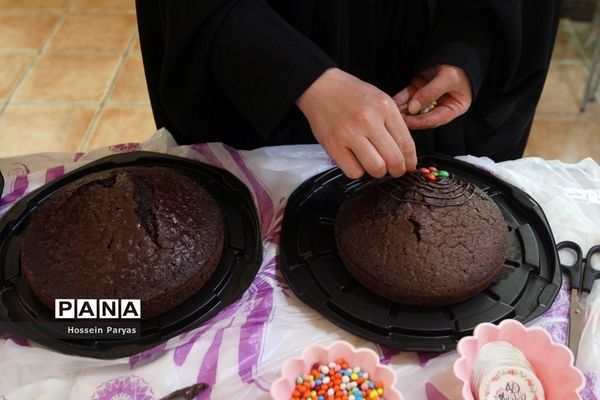 سومین جشنواره «کیک پزون نذری» در بوستان آب و آتش