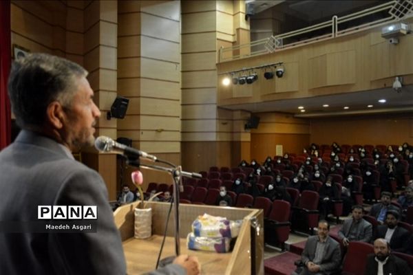 نشست هم‌اندیشی مدیران مدارس ناحیه یک قم